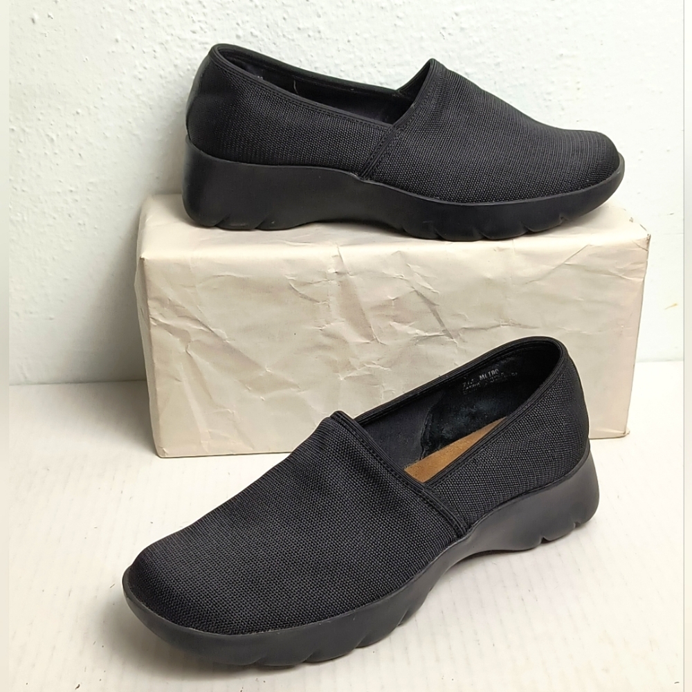 Chunky Loafers 7M  Black Slip-On Flats with Elastic Opening and Cushioned Sole